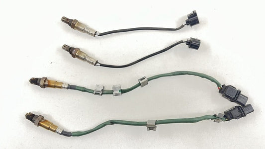 A 006 542 20 18 2018 / A0065422018 / 0065422018 12-18 MERCEDES BENZ CLS550 W218 AIR FUEL RATIO OXYGEN O2 SENSOR SET OF 4