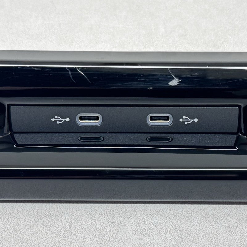 5NA-035-700 / 5NA 035 700 / 5NA035700 22-25 VOLKSWAGEN GOLF R MK8 DUAL INPUT TYPE C CHARGING PORT W/TRIM 5NA035700 OEM