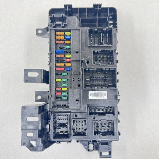 PR3T-15604-KAAG / PR3T 15604 KAAG / PR3T15604KAAG 24-25 Ford Mustang GT Integrated Body Control Module Fuse Relay Juncti