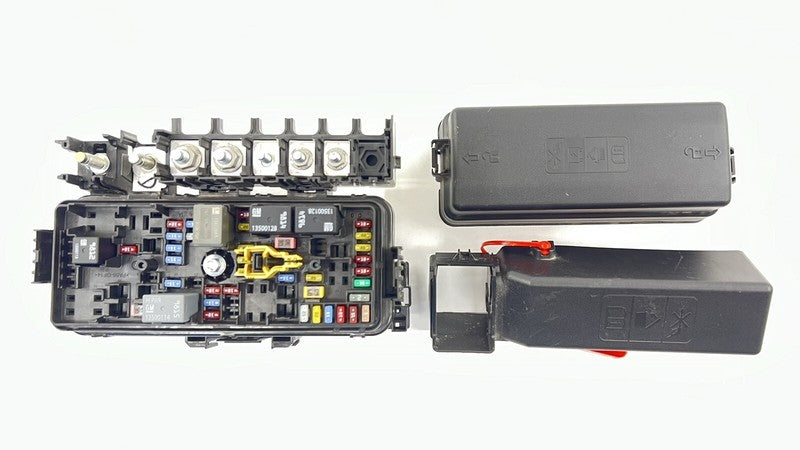 22-24 CADILLAC CT4 V BLACKWING ENGINE BAY FUSE RELAY JUNCTION BOX MODULE OEM