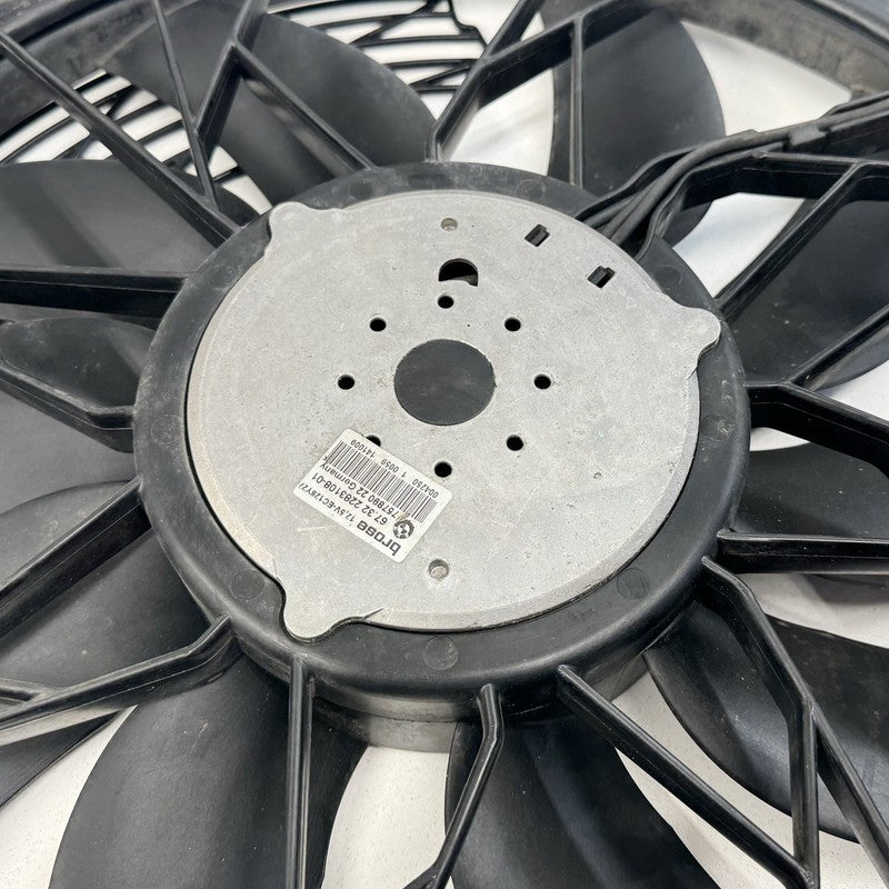 2 282 943 / 2282943 06-10 BMW M5 M6 E60 E63 E64 S85 Cooling Radiator Fan With Shroud Assembly OEM