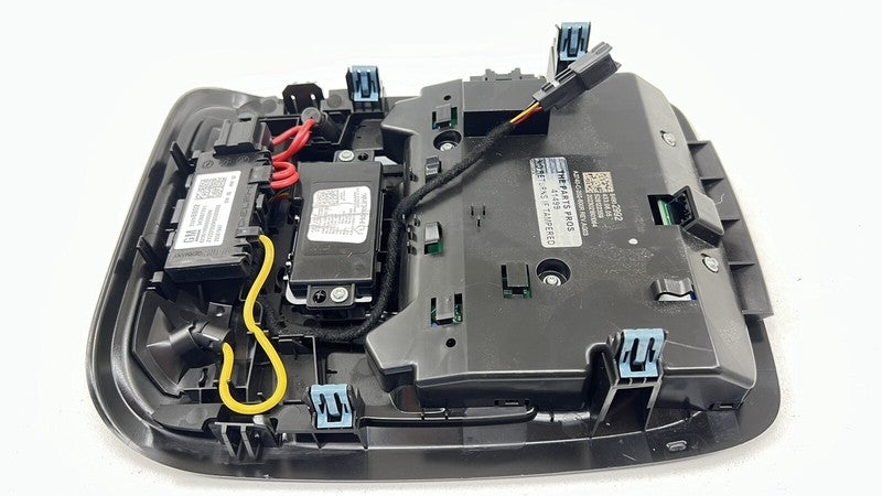 23298802 22-24 CADILLAC CT5 FRONT OVERHEAD CONSOLE LIGHT LAMP CONTROL PANEL DOME OEM