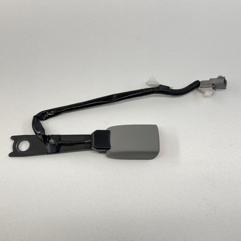 08-13 Toyota Highlander Passenger Right Front Seat Belt Seatbelt Buckle OEM