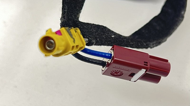 84746764 / 8474 6764 22-24 CADILLAC CT4 V BLACKWING ROOF SHARK FIN ANTENNA RECEIVER 84746764 OEM