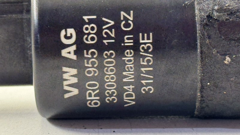 6R0 955 681 / 6R0955681 11-23 AUDI A8 S8 WASHER BOTTLE WATER PUMP MOTOR SENDING UNIT 6R0955681 OEM