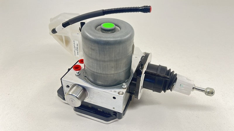 24042467 22-24 CADILLAC CT5 V BLACKWING MANUAL ABS PUMP ANTI BRAKE LOCK PUMP MODULE OEM