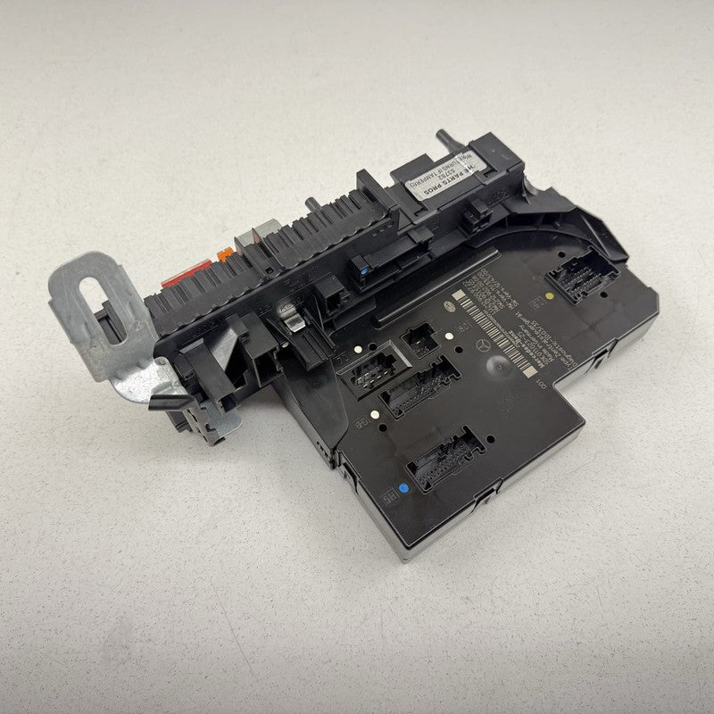 10-18 Mercedes W212 W218 CLS550 E550 Rear SAM Module Relay Fuse Box OE