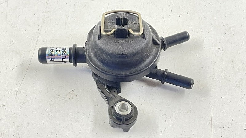 7P5.121.671 / 7P5 121 671 / 7P5121671 10-16 PORSCHE PANAMERA MOTOR ENGINE COOLANT BLEEDER VALVE 7P5121671 OEM