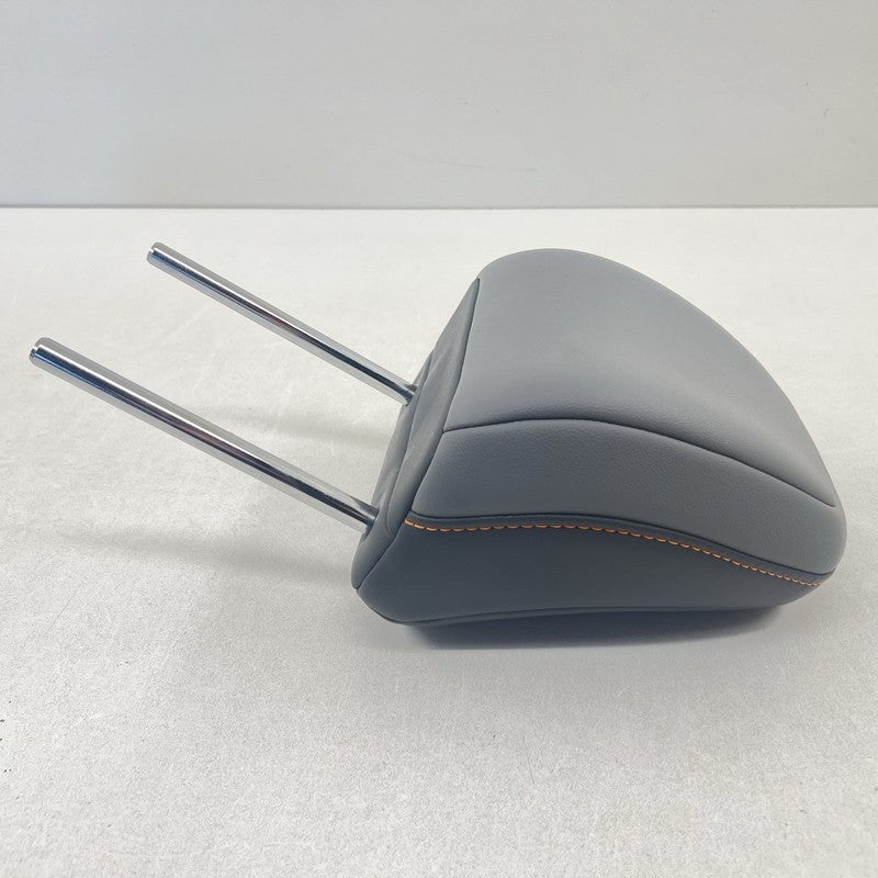 24-26 SUBARU CROSSTREK LIMITED LEFT AND RIGHT FRONT HEADREST HEAD REST PAIR OEM