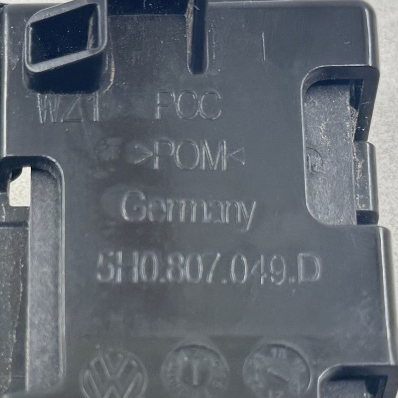 5H0-807-049-D / 5H0 807 049 D / 5H0807049D 22-24 VOLKSWAGEN GOLF R LEFT FRONT BUMPER BRACKET MOUNT WITH KEYLESS ANTENNA 