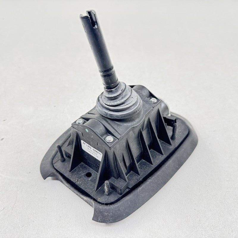 2 283 851 / 2283851 06-10 BMW M6 E63 E64 Automatic Gear Shift Select Lever Box Assembly 2282677 OEM