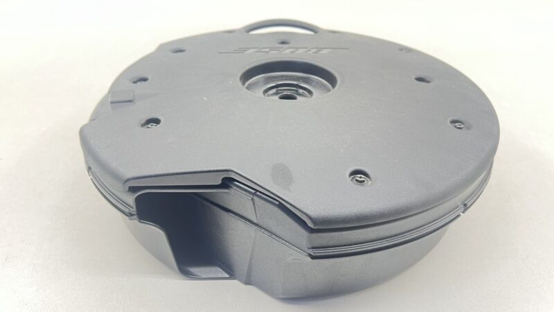 28170-5AA0A / 28170 5AA0A / 281705AA0A 22-25 NISSAN Z REAR SUBWOOFER BASSBOX SPEAKER BOSE 28170-5AA0A OEM