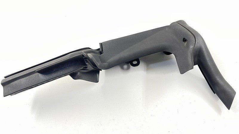 427 831 296 / 427831296 08-15 AUDI R8 SPYDER PASSENGER RIGHT SIDE DOOR B PILLAR WEATHERSTRIP TRIM OEM