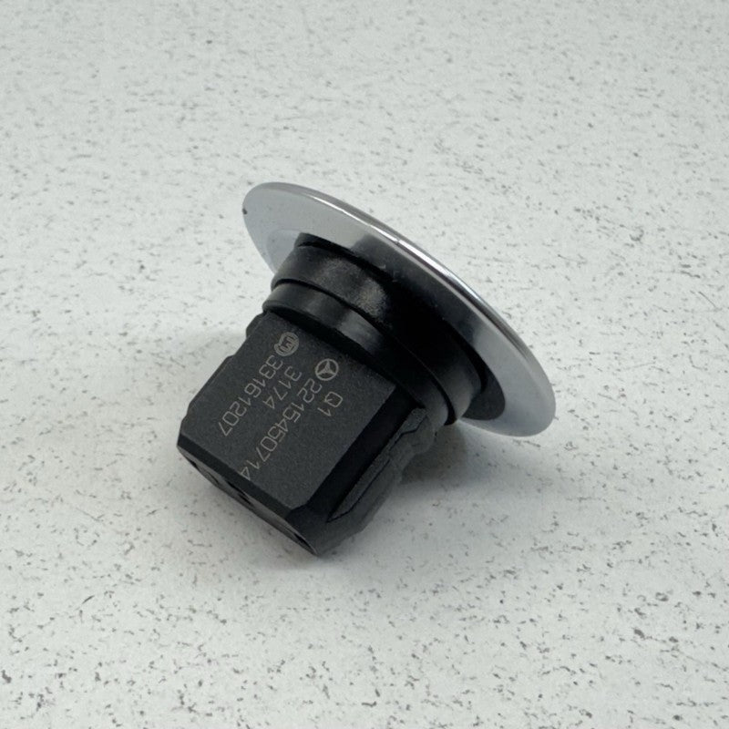 A2215450714 / 221 545 07 14 / 2215450714 Mercedes-Benz Push To Start Button Keyless Go Engine Start Stop 2215450714 OEM