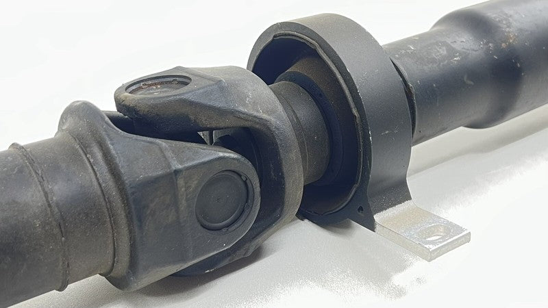 2282980-10 / 2282980 10 / 228298010 06-10 BMW M6 E63 E64 DRIVESHAFT DRIVE SHAFT PROPELLER CARRIER 2282980-10 OEM