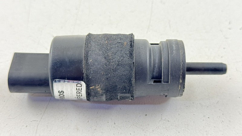 1K5 955 651 / 1K5955651 11-23 AUDI A8 S8 WASHER BOTTLE WATER PUMP MOTOR SENDING UNIT 1K5955651 OEM