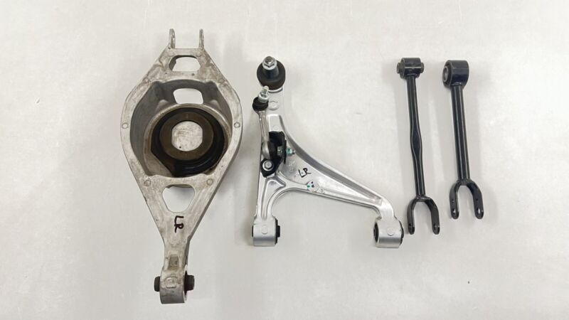 Does Not Apply 24-25 NISSAN Z NISMO LEFT REAR SPINDLE KNUCKLE HUB BEARING W/ CONTROL ARMS OEM