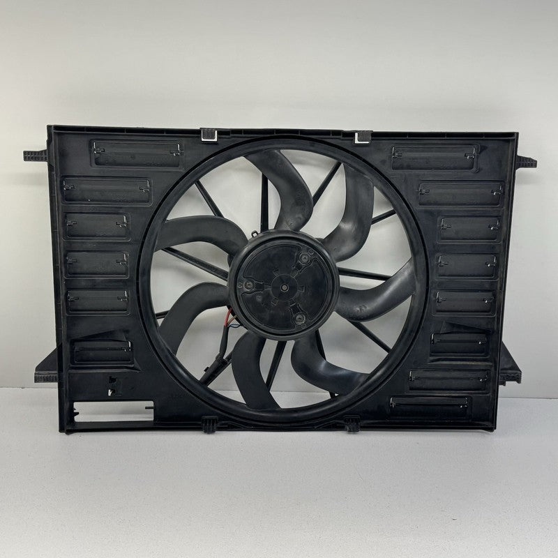 18-25 Audi A4 A5 S4 S5 Engine Radiator Cooling Fan Motor Shroud Assemb