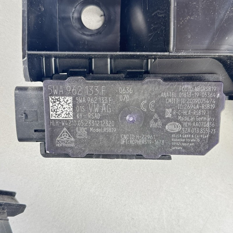 5H6-807-394-E / 5H6.807.394.E / 5H6 807 394 E / 5H6807394E 22-24 VOLKSWAGEN GOLF R RIGHT REAR BUMPER BRACKET MOUNT WITH 