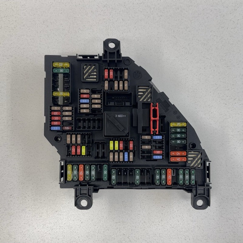 9264923-02 / 9264923 02 / 926492302 BMW M5 F06 F10 F12 F13 Rear Power Distribution Fuse Relay Junction Box OEM