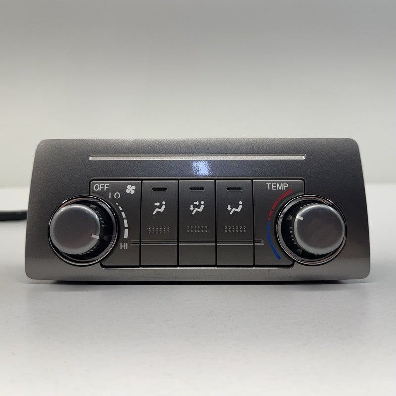 55900-48570 / 55900 / 48570 / 5590048570 11-13 Toyota Highlander Rear Console Climate Control Switch 55900-48570 OEM