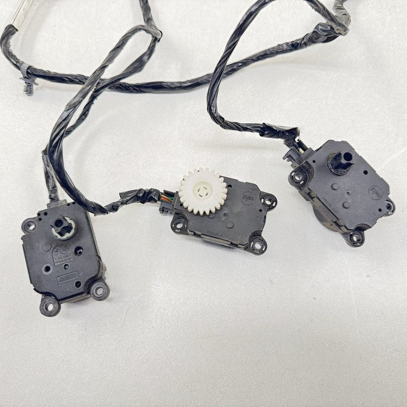 52423617 12-15 Chevrolet Camaro ZL1 HVAC Box Heater AC Flap Motor Air Mix Actuator OEM