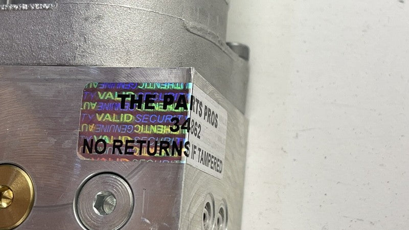 2218001548 / A2218001548 / A 221 800 15 48 1548 07-13 MERCEDES BENZ S550 W221 REAR TRUNK HYDRAULIC PULL DOWN CLOSE PUMP 