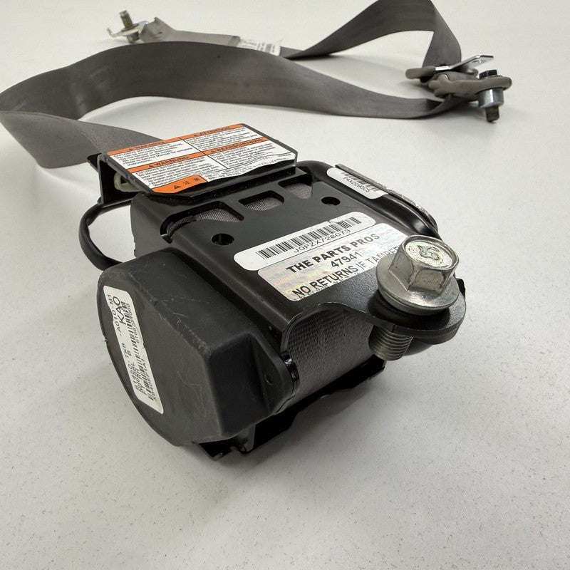 81450-TK8-A010-M1 / 81450 TK8 A010 M1 / 81450TK8A010M1 11-17 Honda Odyssey Passenger Right Front Seatbelt Seat Belt Retr