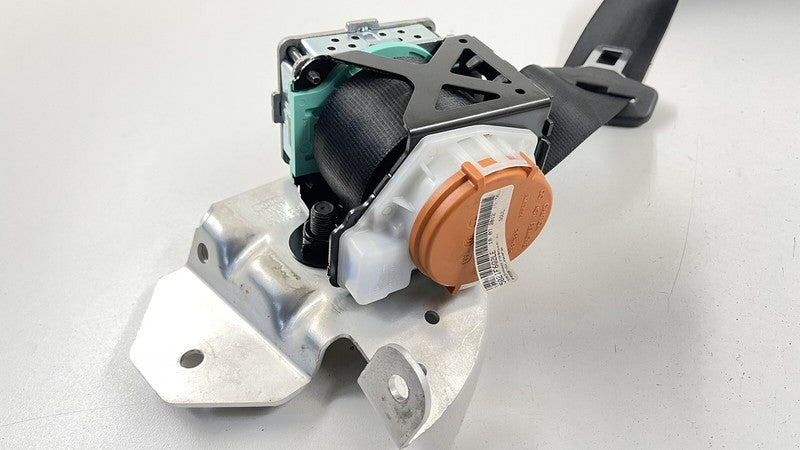 427 857 776 / 427857776 11-15 AUDI R8 SPYDER PASSENGER RIGHT FRONT SEATBELT SEAT BELT RETRACTOR OEM