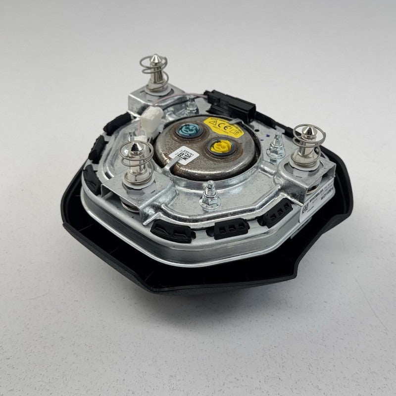 PR3B C043B13 AC319W / PR3BC043B13AC319W 24-26 Ford Mustang GT Driver Steering Wheel Airbag Air Bag OEM