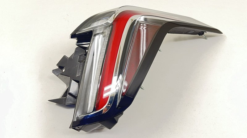 84864813 22-24 CADILLAC CT4 V BLACKWING RIGHT REAR TAILLIGHT TAIL LIGHT LAMP OEM