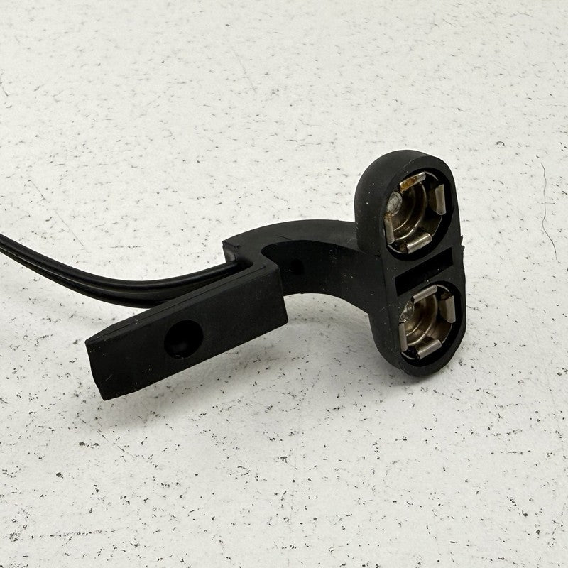 PR3T 18C847 AA / PR3T18C847AA 24-26 Ford Mustang Radio Antenna Amplifier Isolator PR3T-18C847-AA OEM