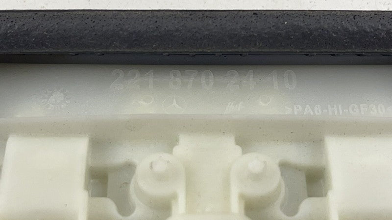 2218702410 / A2218702410 / A 221 870 24 10 2410 10-16 PORSCHE PANAMERA REAR TAILGATE RELEASE HANDLE 97061342301 OEM