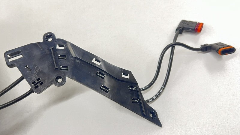 A 212 540 26 05 2605 / A2125402605 / 2125402605 12-18 MERCEDES BENZ CLS550 W218 DRIVER LEFT REAR SPINDLE KNUCKLE HUB BEA