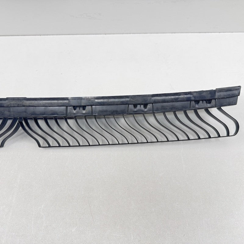 5H6-807-863 / 5H6.807.863 / 5H6 807 863 / 5H6807863 22-25 VOLKSWAGEN GOLF R MK8 REAR CENTER BUMPER BRACKET SUPPORT MOUNT