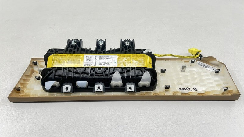 970.803.062.04 / 970 803 062 04 / 97080306204 10-16 PORSCHE PANAMERA RIGHT FRONT LOWER KNEE AIRBAG AIR BAG SRS LUXOR BEI