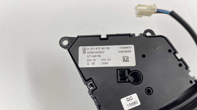 2218709258 / A2218709258 / A 221 870 92 58 07-13 MERCEDES BENZ S550 W221 LEFT FRONT SEAT CONTROL SWITCH 2218709258 OEM