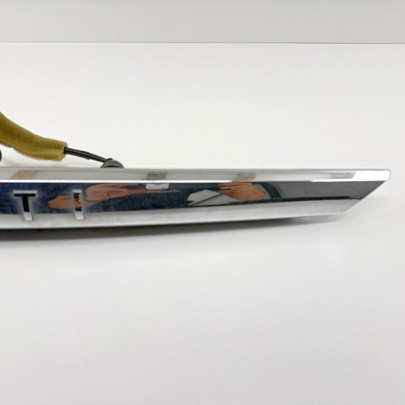 84810-4HB0A / 84810 4HB0A / 848104HB0A 14-17 Infiniti Q50 Chrome License Plate Light Trunk Trim Moulding W/ Camera OEM
