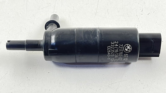 3323525 12-19 BMW M6 FRONT HEADLIGHT HEAD LIGHT LAMP WASHER PUMP 7217792 OEM
