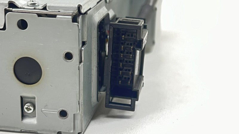 3W0 035 110 B / 3W0035110B 13-18 BENTLEY FLYING SPUR SONY MULTIMEDIA CD CHANGER PLAYER 3W0 035 110 B OEM