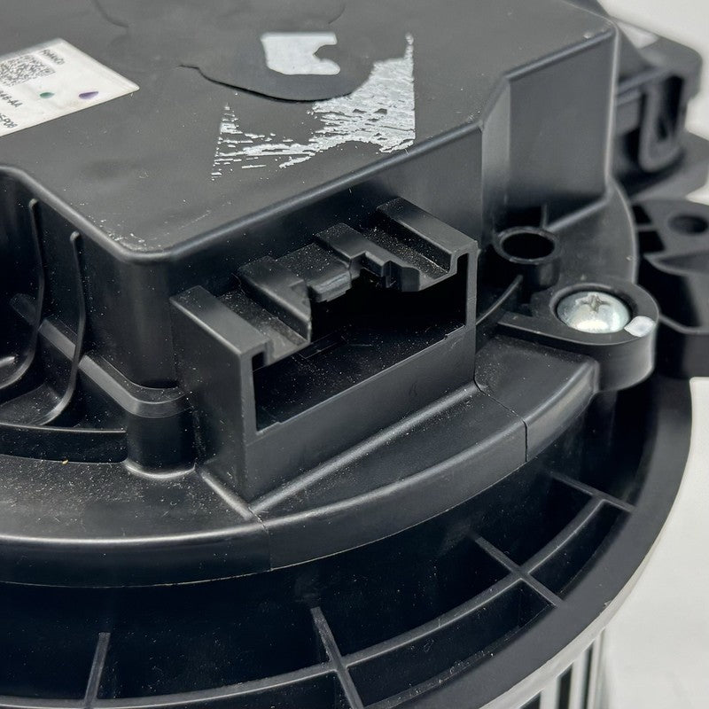 PR3H 19846 AA / PR3H19846AA 24-26 Ford Mustang HVAC AC Air Temperature Fan Blower Motor PR3H19846AA OEM