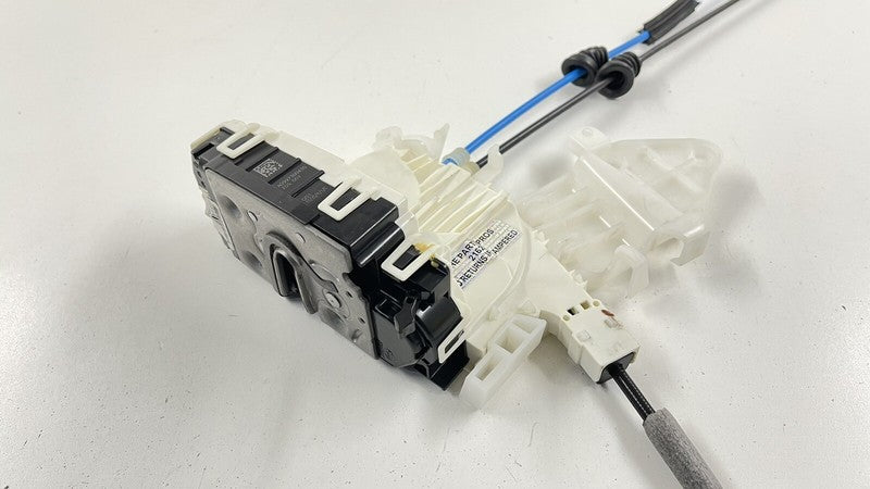 0997300435 / A0997300435 / A 099 730 04 35 0435 08-14 MERCEDES BENZ W204 W212 C E CLASS RIGHT REAR DOOR LOCK LATCH ACTUA