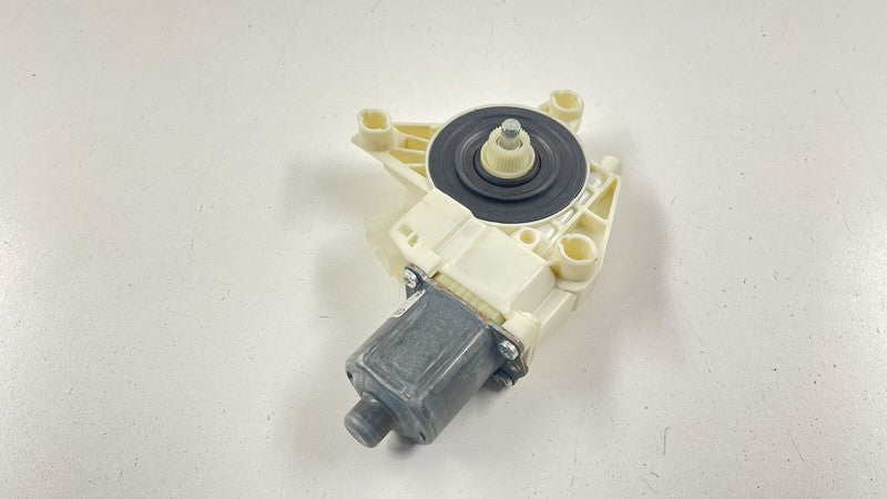 0130822505 / 0 130 822 505 10-13 MERCEDES BENZ W212 E CLASS LEFT REAR DOOR WINDOW REGULATOR MOTOR OEM
