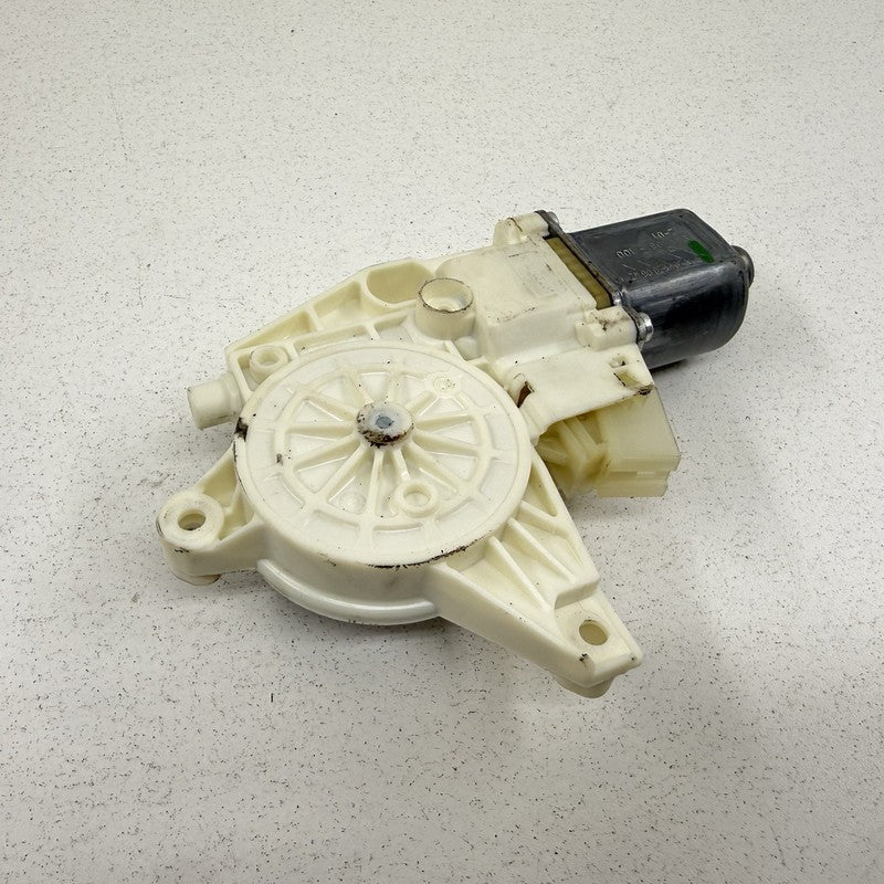 A2048200642 / 204 820 06 42 / 2048200642 08-14 Mercedes W204 C250 Passenger Right Rear Door Window Regulator Motor OEM