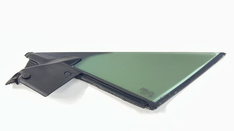 43R-000470 / 43R 000470 / 43R000470 07-17 ASTON MARTIN VANTAGE RIGHT FRONT DOOR CORNER VENT GLASS WINDOW OEM