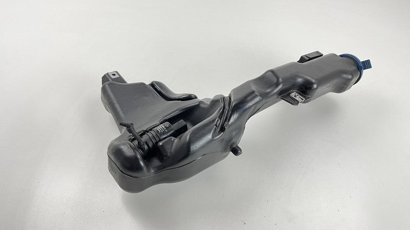 2048601560 / A2048601560 / A 204 860 15 60 1560 08-14 MERCEDES BENZ C250 W204 WINDSHIELD WASHER RESERVOIR BOTTLE TANK OE