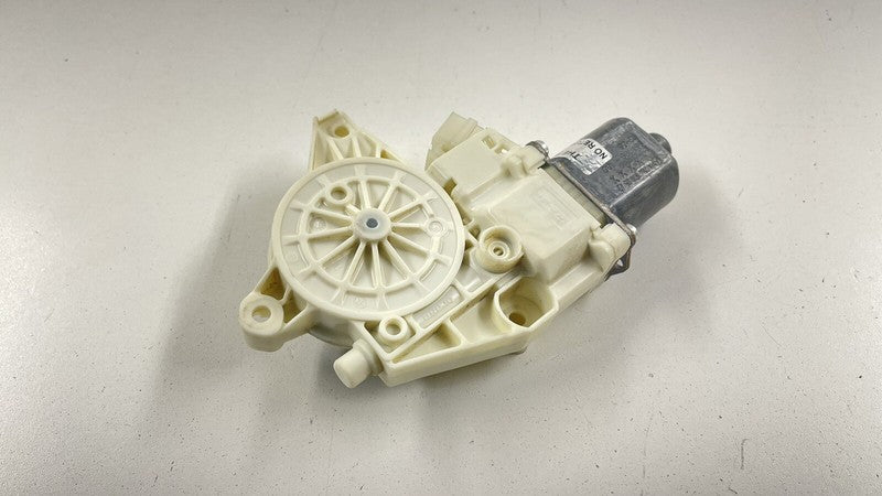 0130822505 / 0 130 822 505 10-13 MERCEDES BENZ W212 E CLASS LEFT REAR DOOR WINDOW REGULATOR MOTOR OEM