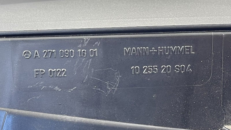 2710940304 / A2710940304 / A 271 094 03 04 0304 12-14 MERCEDES BENZ W204 C250 ENGINE AIR CLEANER BOX 2710901601 OEM