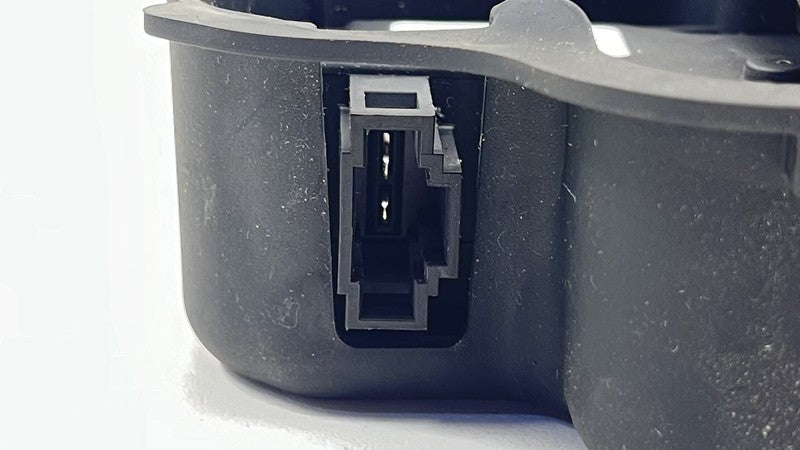 A 204 750 00 60 0060 / A2047500060 / 2047500060 12-18 MERCEDES BENZ CLS550 W218 TRUNK LID REMOTE LATCH LOCK ACTUATOR OEM