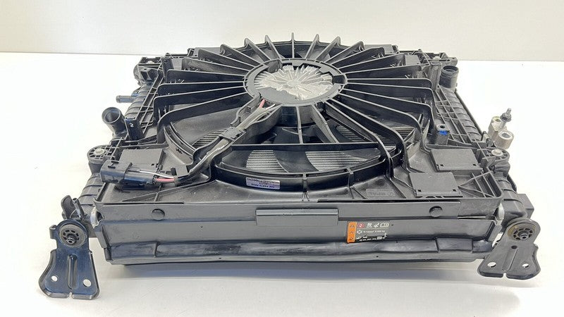 8452 0772 / 84520772 22-26 CADILLAC CT5 V BLACKWING RADIATOR CONDENSER FAN ASSEMBLY OEM